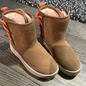 Ugg classic boom boot chestnut size 7